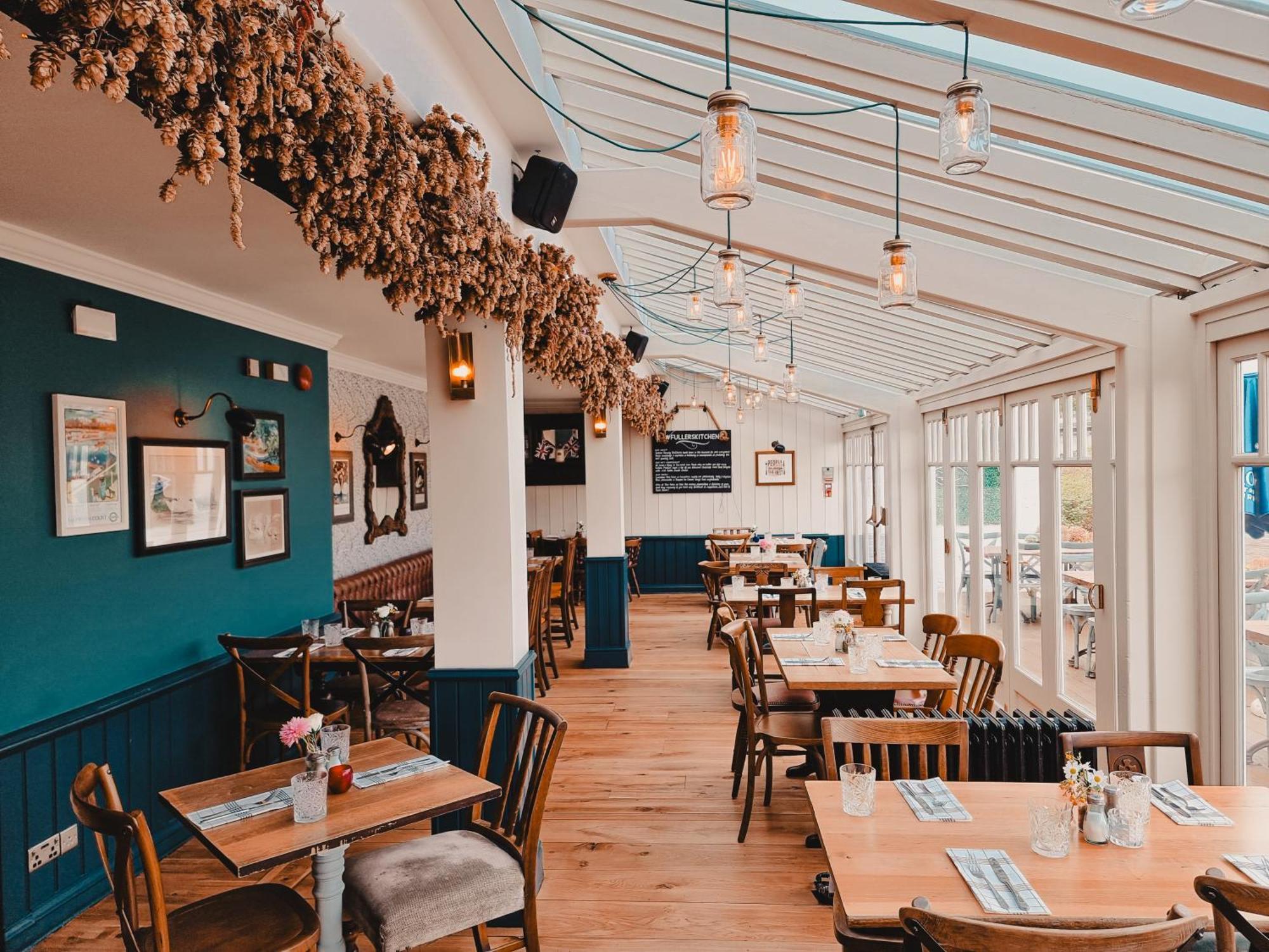 The Swan Hotel Staines-upon-Thames Exterior foto