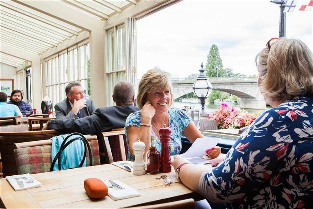 The Swan Hotel Staines-upon-Thames Exterior foto