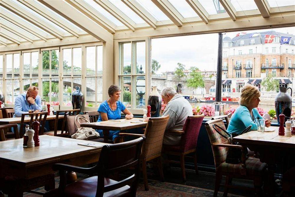The Swan Hotel Staines-upon-Thames Exterior foto