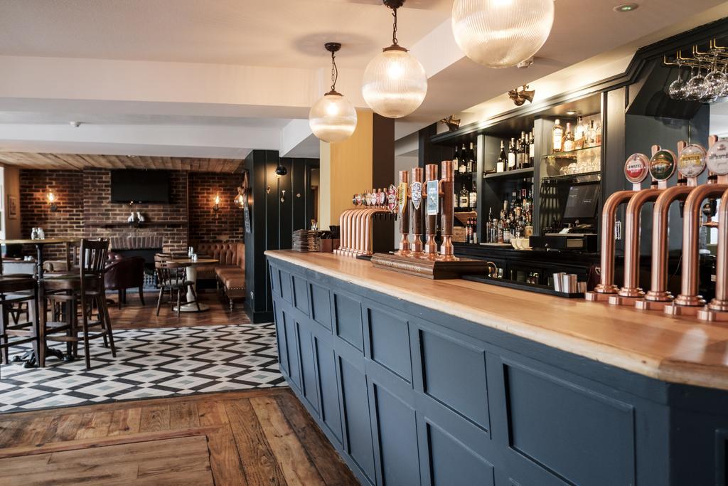 The Swan Hotel Staines-upon-Thames Exterior foto