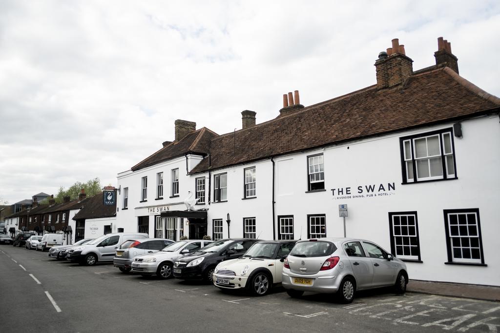 The Swan Hotel Staines-upon-Thames Exterior foto