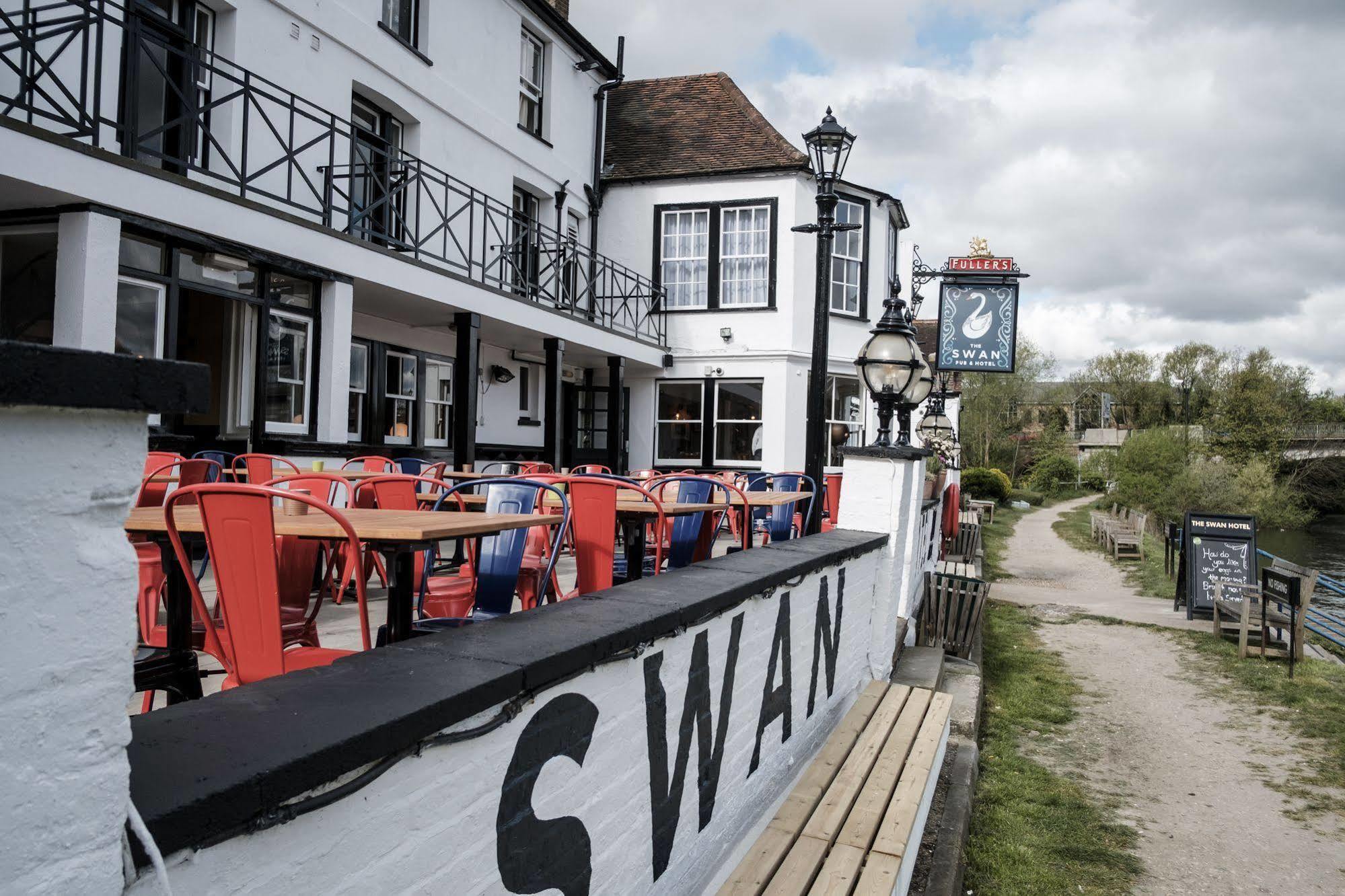 The Swan Hotel Staines-upon-Thames Exterior foto
